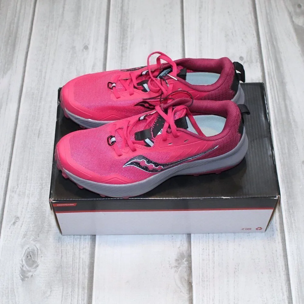 NEW Saucony Women's Blaze Pink Trail Running Hiking Neutral Shoes Size 9